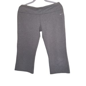 Nike cropped pants L